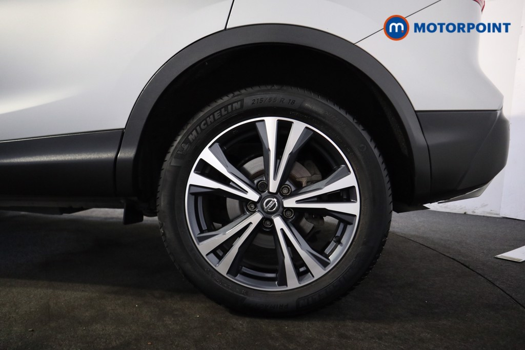 Nissan Qashqai N-Connecta Manual Petrol SUV - Stock Number (1573958) - 15th supplementary image