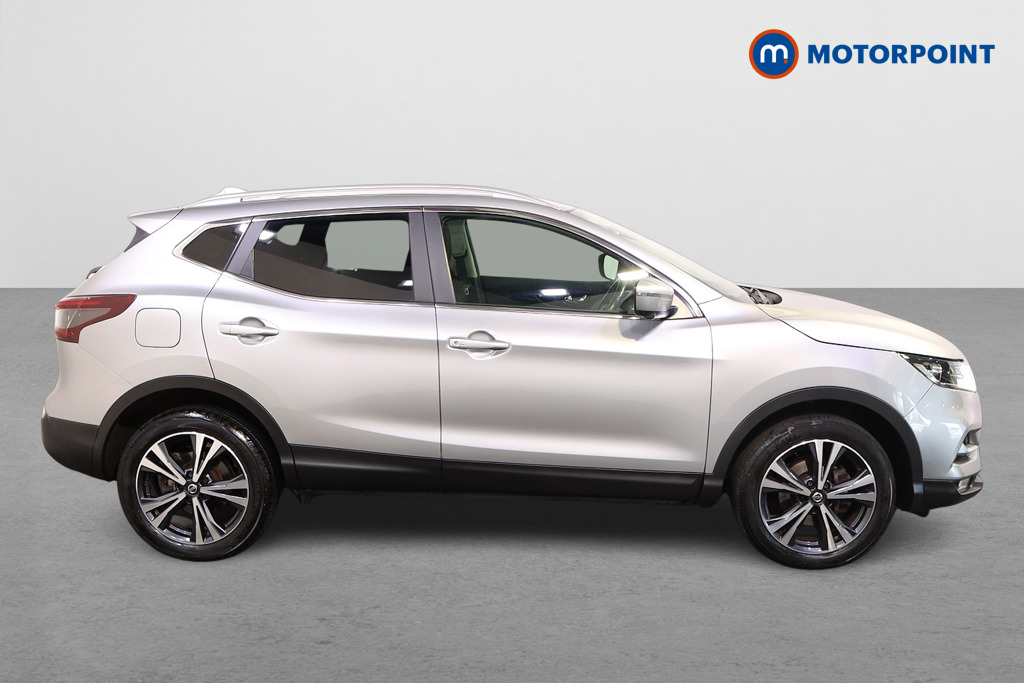 Nissan Qashqai N-Connecta Manual Petrol SUV - Stock Number (1573958) - Drivers side