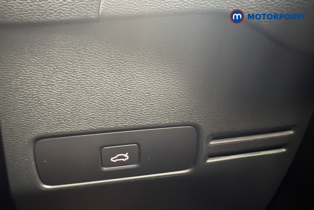 Volvo Xc40 Plus Automatic Petrol SUV - Stock Number (1574034) - 13th supplementary image