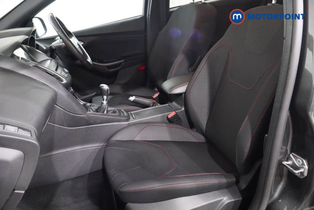 Ford Focus St-Line X Manual Petrol Estate - Stock Number (1574048) - 4th supplementary image
