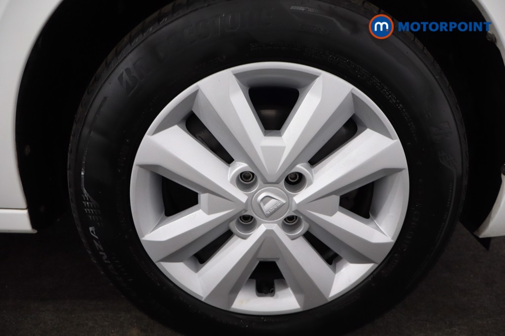 Dacia Sandero Comfort Manual Petrol Hatchback - Stock Number (1574411) - 10th supplementary image