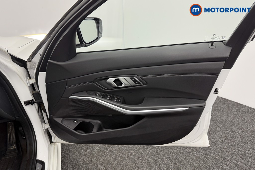 BMW 3 Series M Sport Automatic Petrol Plug-In Hybrid Saloon - Stock Number (1574661) - 19th supplementary image