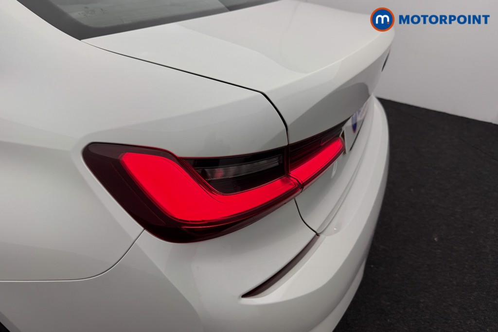 BMW 3 Series M Sport Automatic Petrol Plug-In Hybrid Saloon - Stock Number (1574661) - 27th supplementary image