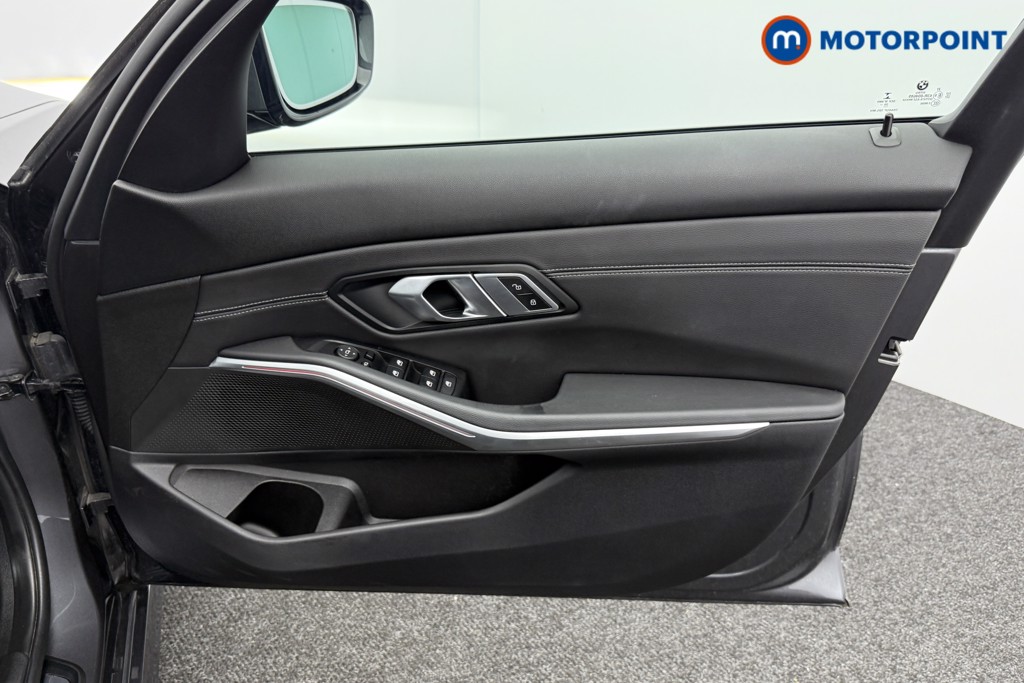 BMW 3 Series Sport Automatic Petrol Saloon - Stock Number (1574670) - 20th supplementary image