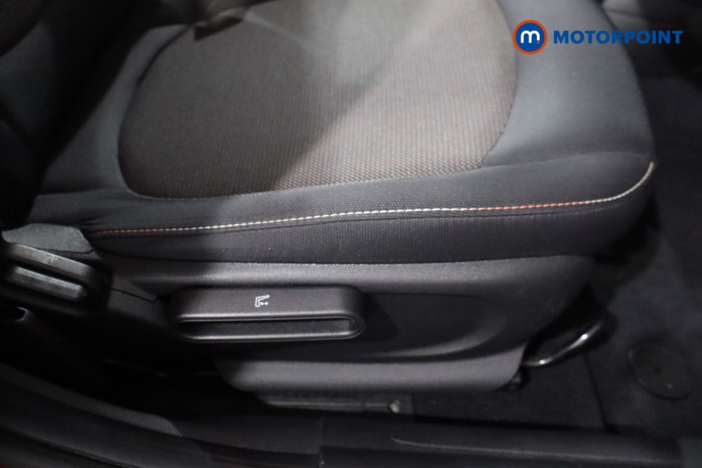 Mini Hatchback Cooper Manual Petrol Hatchback - Stock Number (1574738) - 18th supplementary image