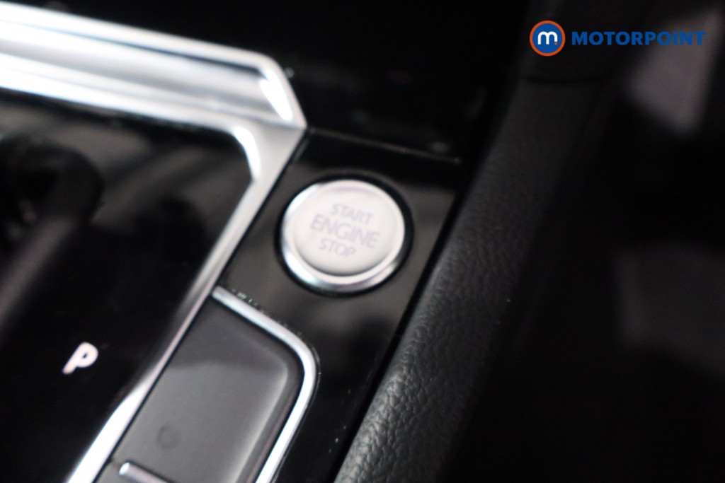 Volkswagen Passat R-Line Automatic Diesel Estate - Stock Number (1574754) - 13th supplementary image