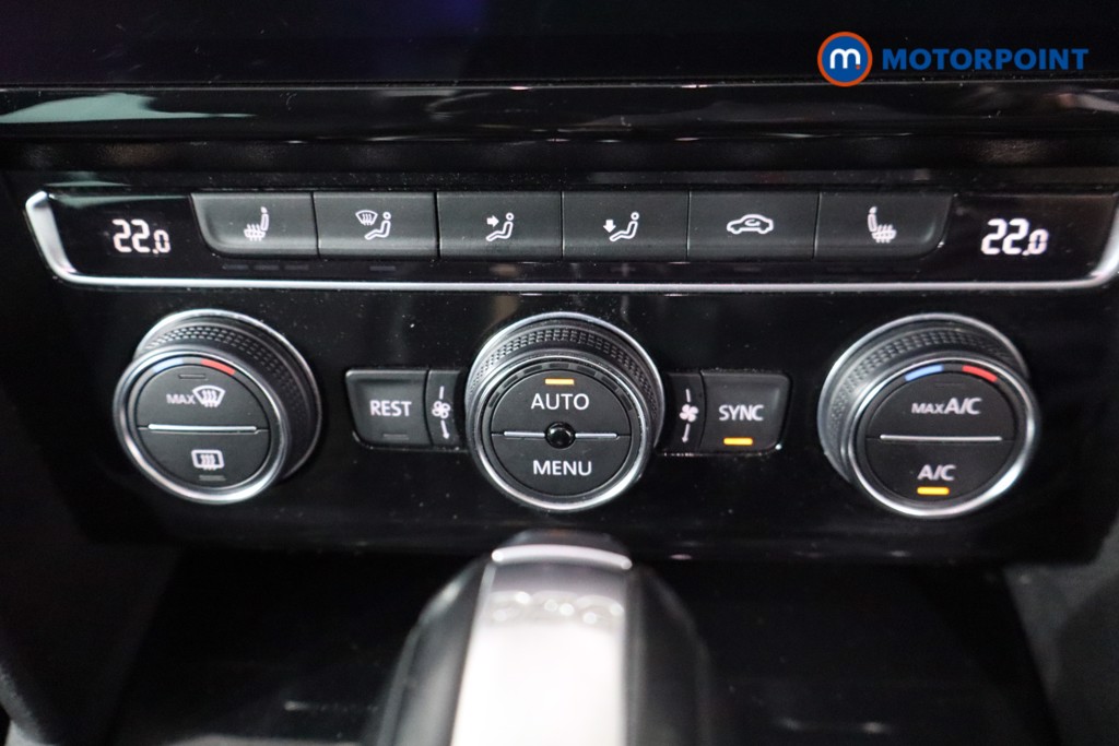 Volkswagen Passat R-Line Automatic Diesel Estate - Stock Number (1574754) - 17th supplementary image