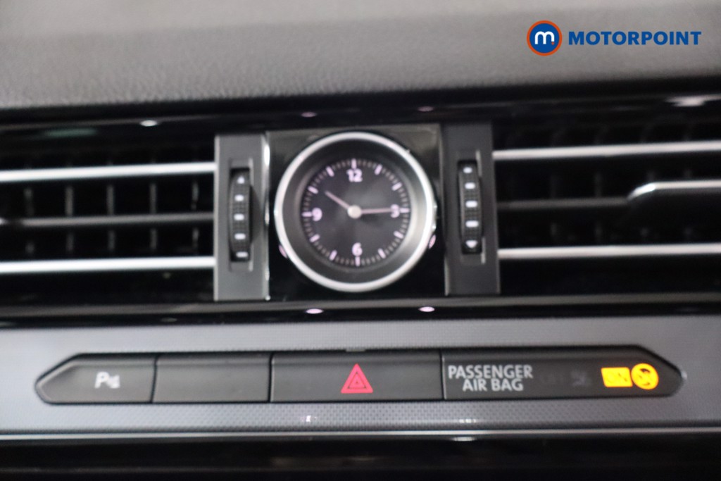 Volkswagen Passat R-Line Automatic Diesel Estate - Stock Number (1574754) - 18th supplementary image