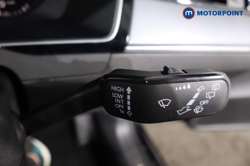 Volkswagen Passat R-Line Automatic Diesel Estate - Stock Number (1574754) - 23rd supplementary image