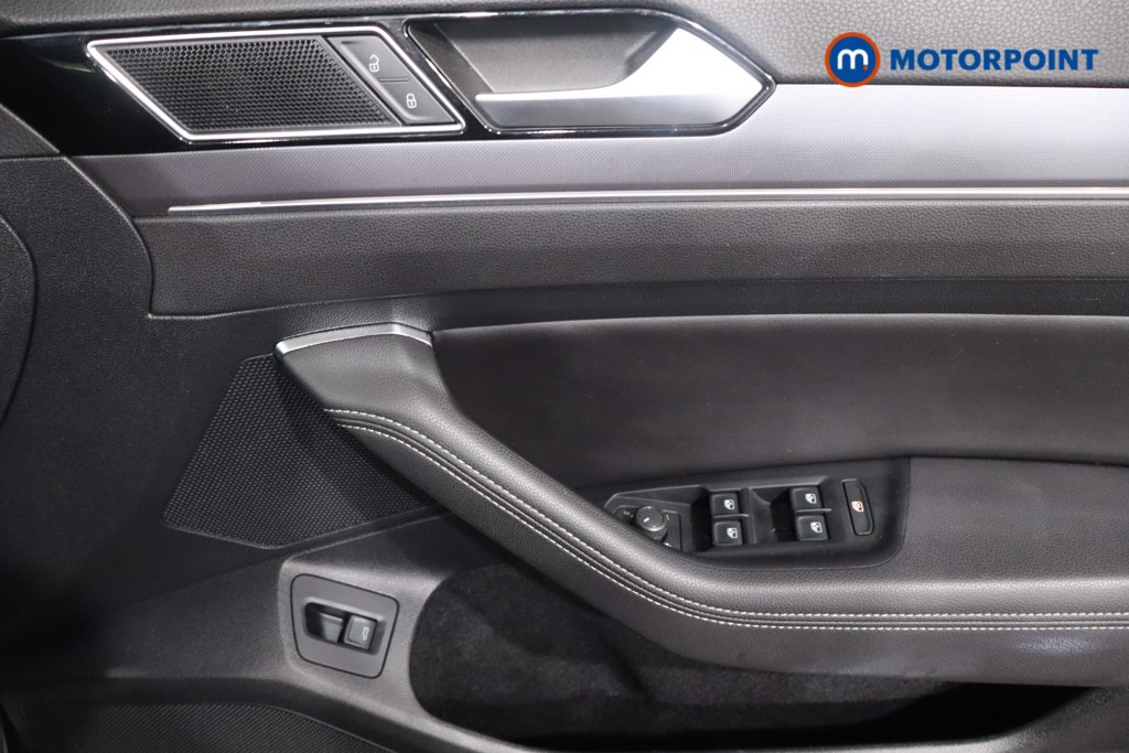 Volkswagen Passat R-Line Automatic Diesel Estate - Stock Number (1574754) - 31st supplementary image