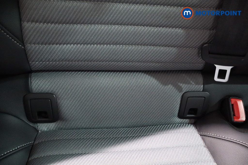Volkswagen Passat R-Line Automatic Diesel Estate - Stock Number (1574754) - 32nd supplementary image