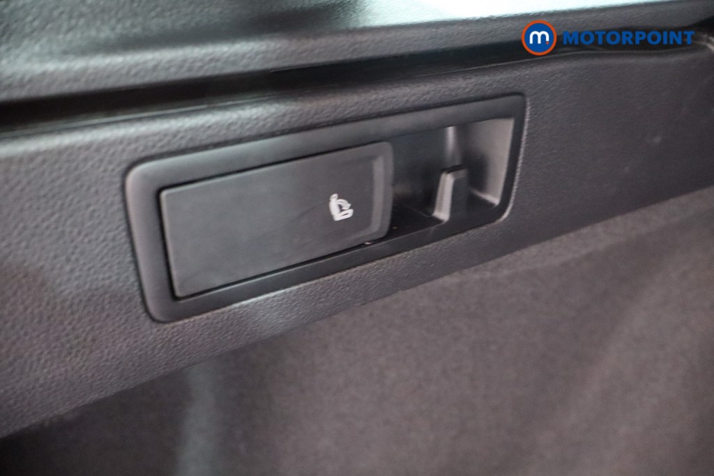 Volkswagen Passat R-Line Automatic Diesel Estate - Stock Number (1574754) - 43rd supplementary image