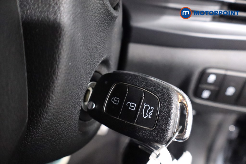 Hyundai Bayon Premium Manual Petrol-Electric Hybrid SUV - Stock Number (1574849) - 13th supplementary image