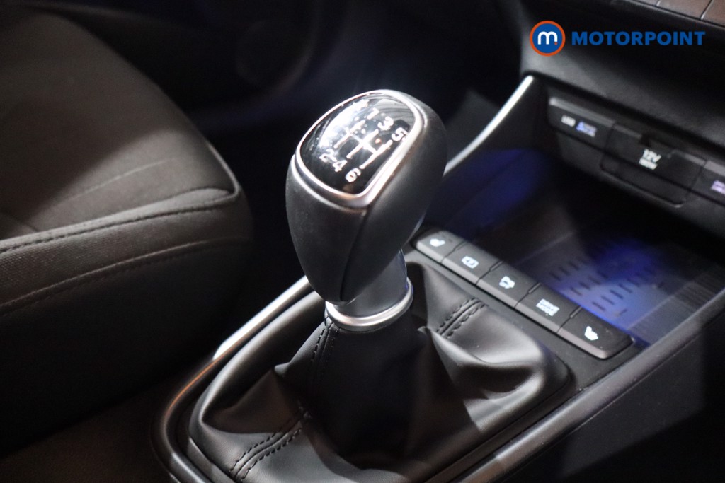 Hyundai Bayon Premium Manual Petrol-Electric Hybrid SUV - Stock Number (1574849) - 14th supplementary image