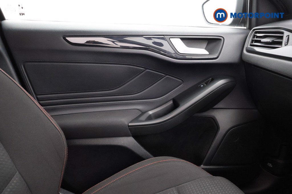 Ford Focus St-Line Manual Petrol Hatchback - Stock Number (1494872) - 7th supplementary image