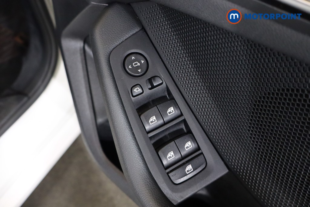BMW 1 Series SE Automatic Petrol Hatchback - Stock Number (1563446) - 17th supplementary image