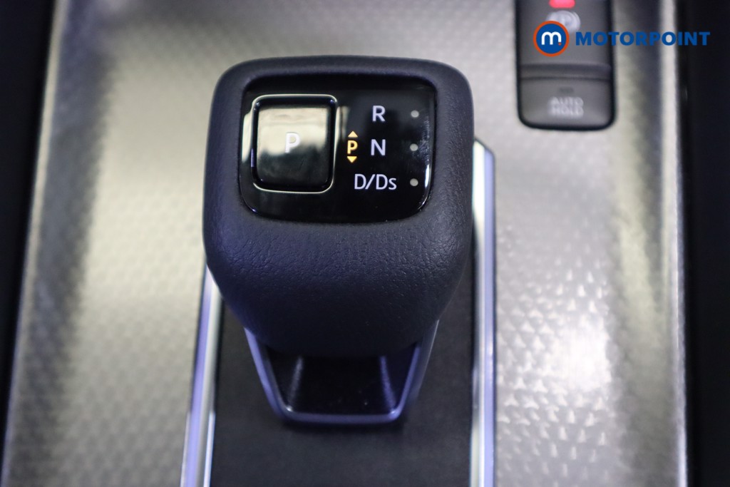 Nissan Qashqai N-Connecta Automatic Petrol SUV - Stock Number (1563926) - 5th supplementary image