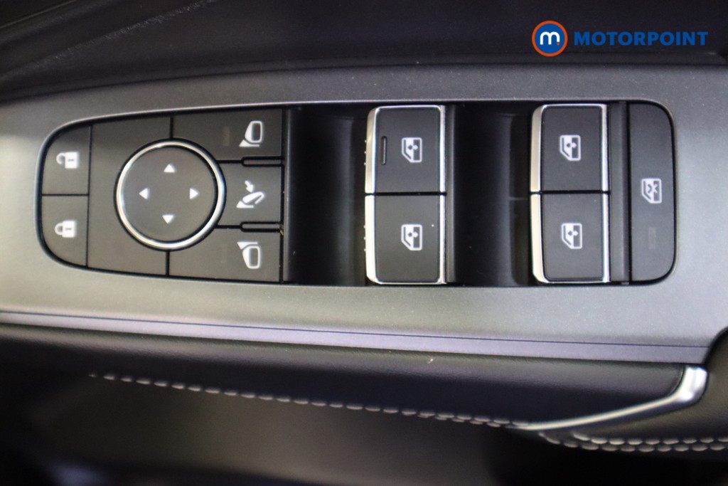 Nissan Qashqai N-Connecta Automatic Petrol SUV - Stock Number (1563926) - 15th supplementary image