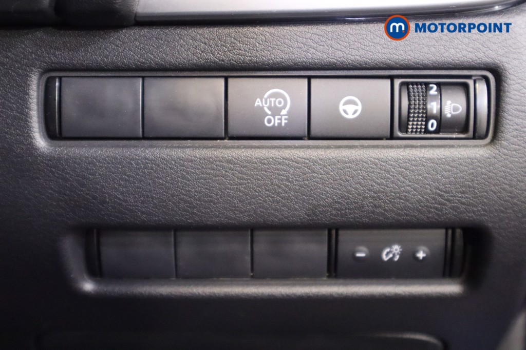 Nissan Qashqai N-Connecta Automatic Petrol SUV - Stock Number (1563926) - 16th supplementary image