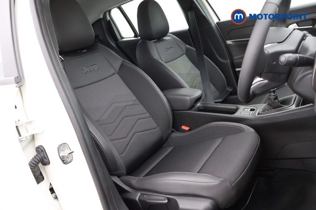 Jeep Avenger Altitude Manual Petrol SUV - Stock Number (1565136) - 9th supplementary image