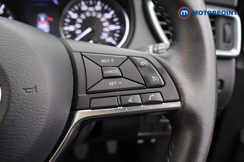 Nissan Qashqai N-Connecta Manual Petrol SUV - Stock Number (1565406) - 3rd supplementary image