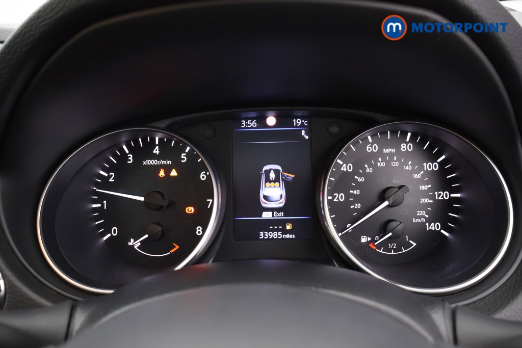 Nissan Qashqai N-Connecta Manual Petrol SUV - Stock Number (1565406) - 4th supplementary image
