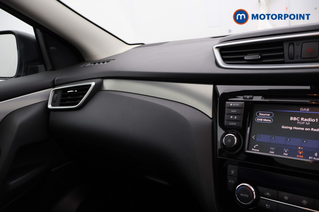 Nissan Qashqai N-Connecta Manual Petrol SUV - Stock Number (1565406) - 6th supplementary image
