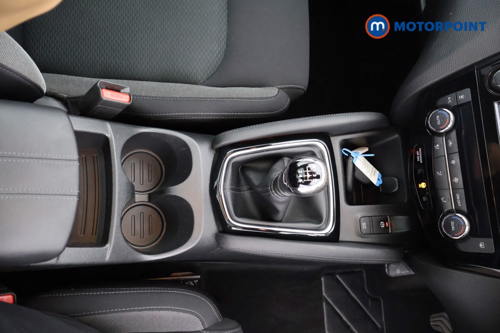 Nissan Qashqai N-Connecta Manual Petrol SUV - Stock Number (1565406) - 8th supplementary image