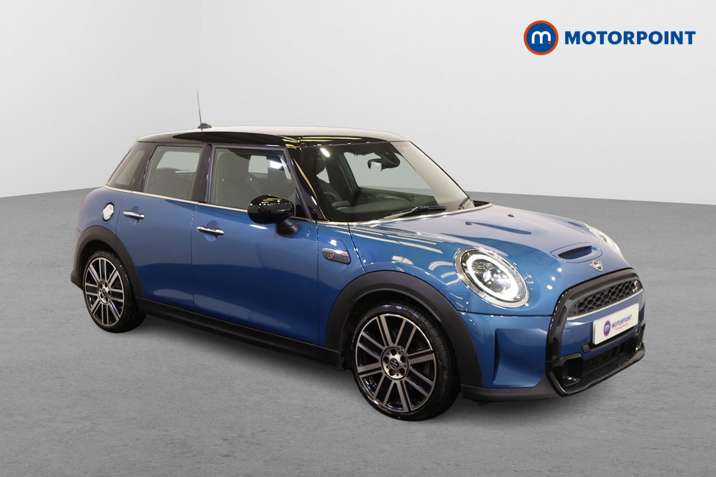 Mini Hatchback Cooper S Exclusive Automatic Petrol Hatchback - Stock Number (1565773) - Drivers side front corner