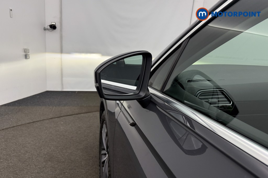 Volkswagen Tiguan Elegance Automatic Petrol SUV - Stock Number (1566992) - 32nd supplementary image
