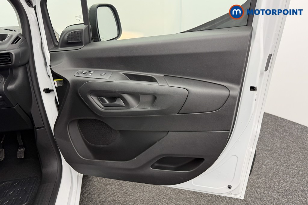 Vauxhall Combo Cargo Prime Automatic Electric Panel Van - Stock Number (1567171) - 16th supplementary image