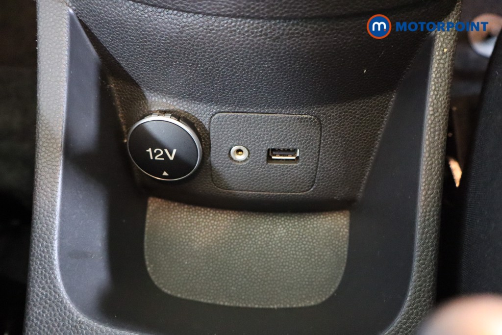 Ford Fiesta Titanium Manual Petrol Hatchback - Stock Number (1567198) - 10th supplementary image