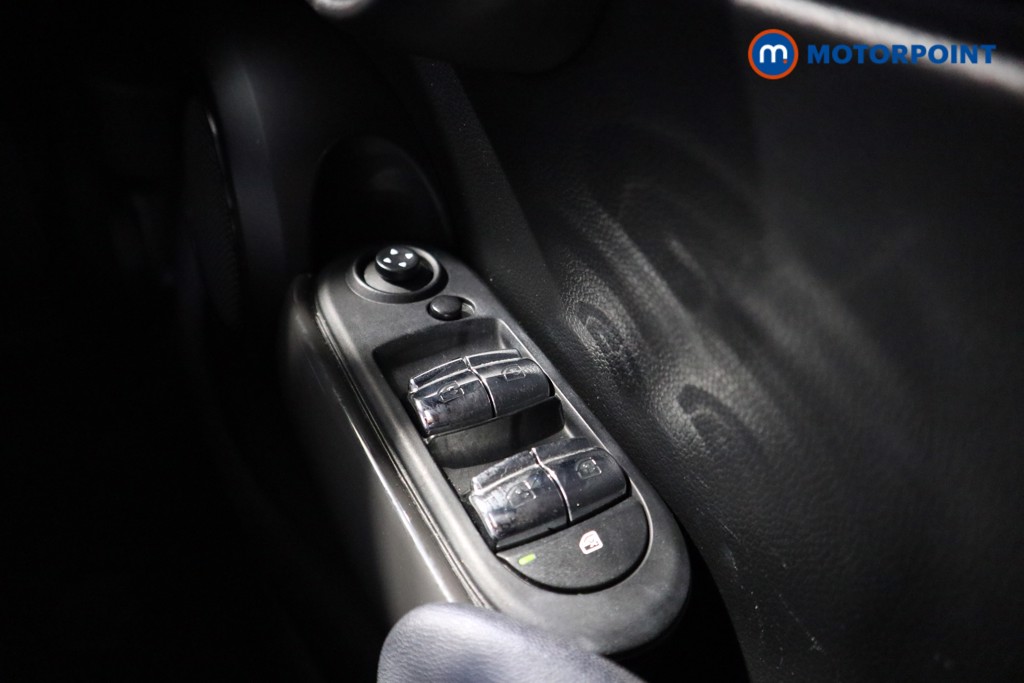 Mini Hatchback Cooper Manual Petrol Hatchback - Stock Number (1567348) - 6th supplementary image