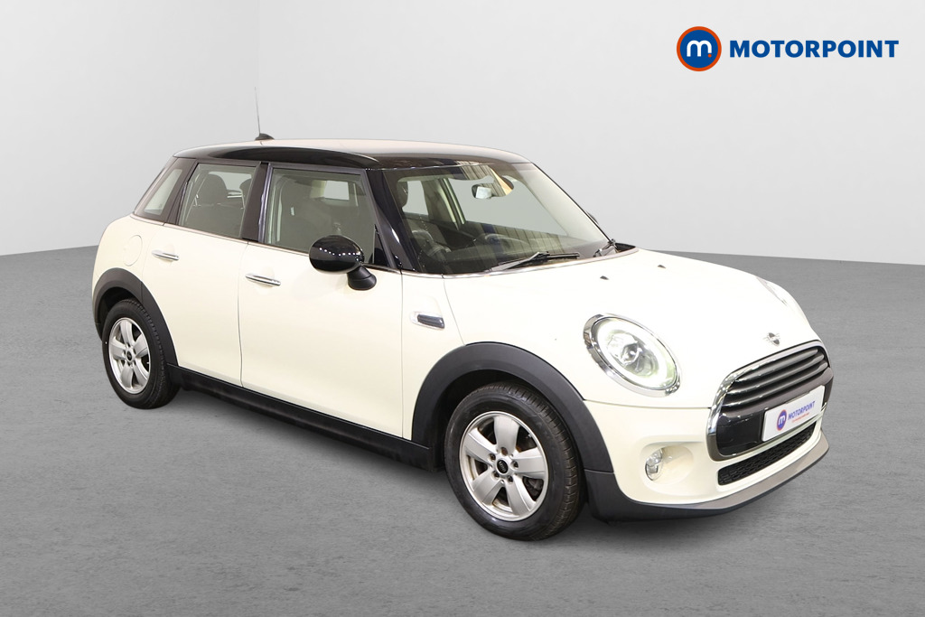 Mini Hatchback Cooper Manual Petrol Hatchback - Stock Number (1567348) - Drivers side front corner