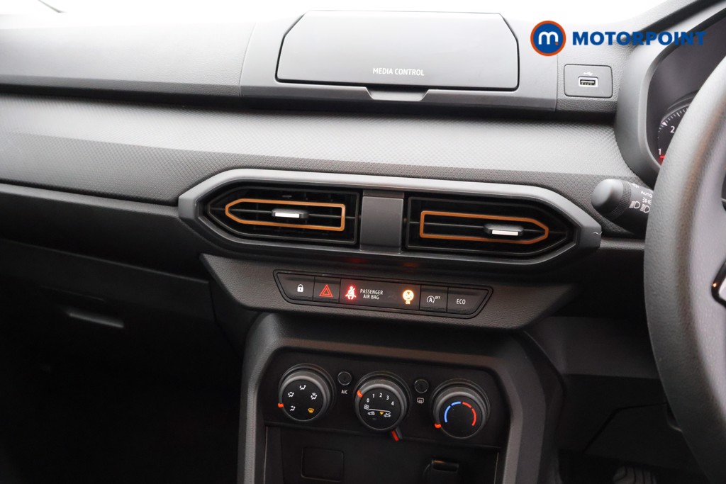 Dacia Sandero Stepway Essential Manual Petrol Hatchback - Stock Number (1567480) - 5th supplementary image