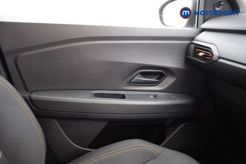 Dacia Sandero Stepway Essential Manual Petrol Hatchback - Stock Number (1567480) - 7th supplementary image