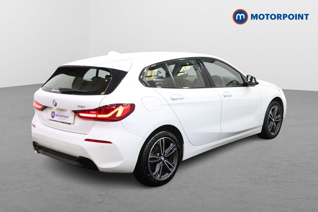 BMW 1 Series Sport Manual Petrol Hatchback - Stock Number (1568376) - Drivers side rear corner