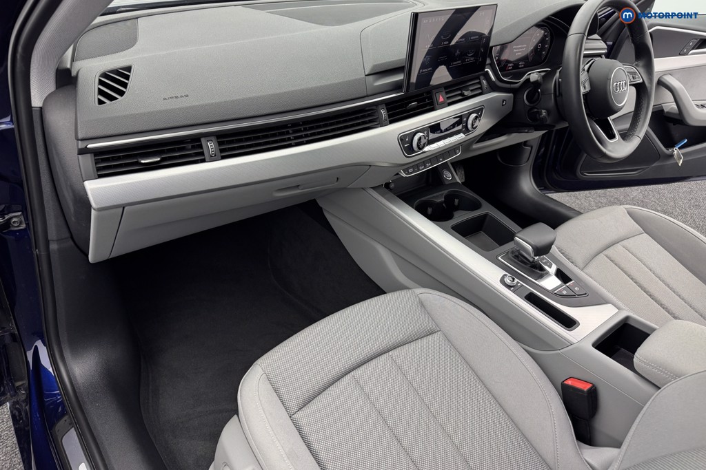 Audi A4 Technik Automatic Petrol Saloon - Stock Number (1569630) - 8th supplementary image