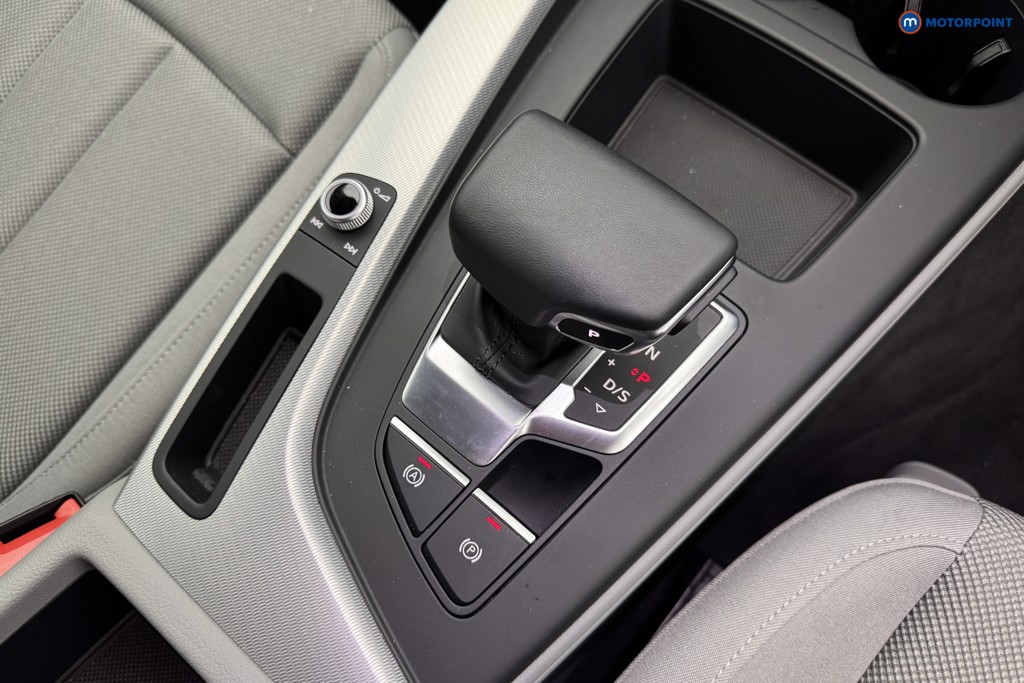 Audi A4 Technik Automatic Petrol Saloon - Stock Number (1569630) - 14th supplementary image