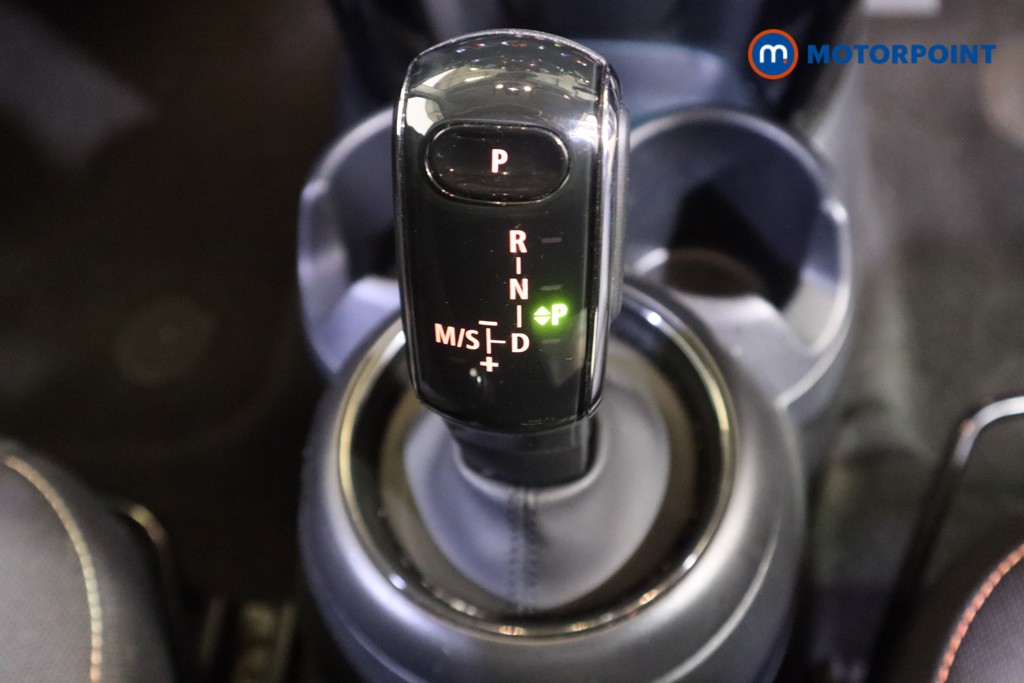 Mini Hatchback Cooper Classic Automatic Petrol Hatchback - Stock Number (1570454) - 5th supplementary image