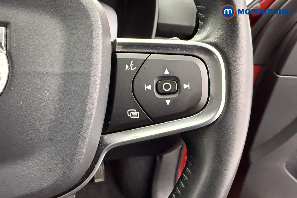 Volvo Xc40 Momentum Manual Petrol SUV - Stock Number (1570958) - 13th supplementary image