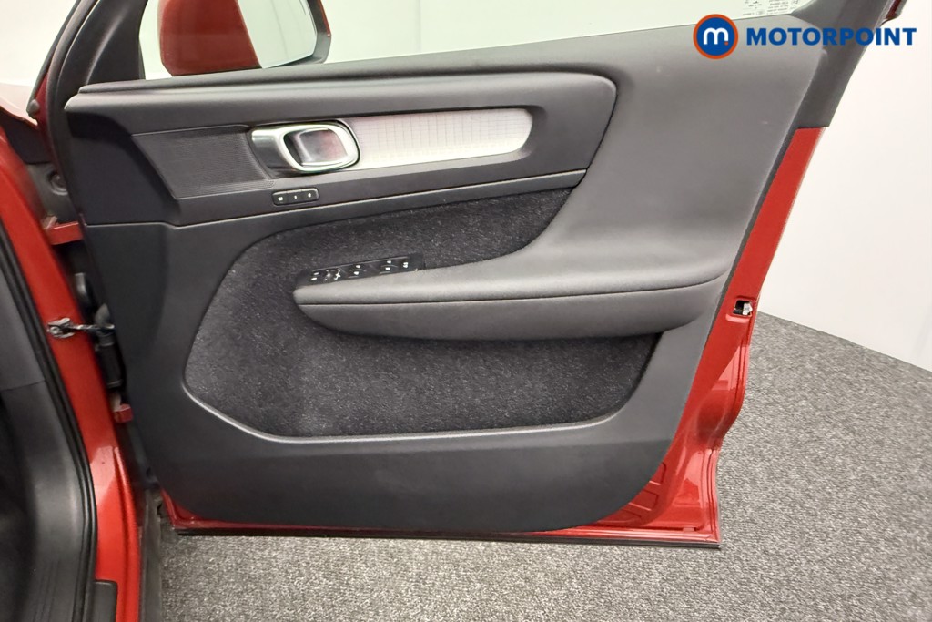 Volvo Xc40 Momentum Manual Petrol SUV - Stock Number (1570958) - 15th supplementary image