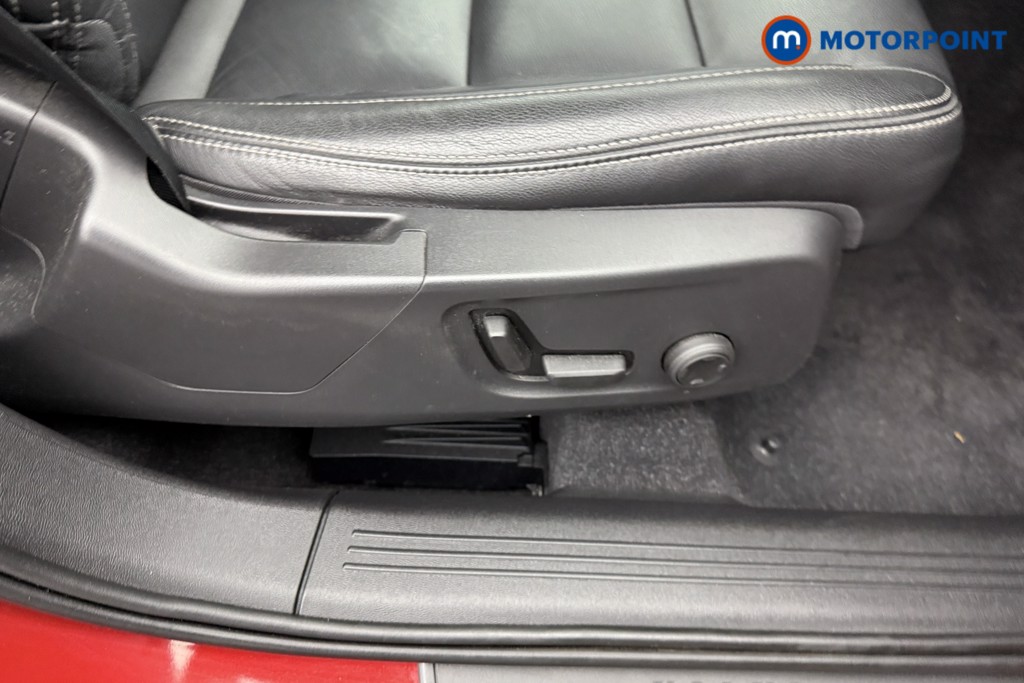 Volvo Xc40 Momentum Manual Petrol SUV - Stock Number (1570958) - 16th supplementary image