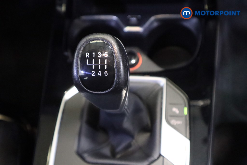BMW 2 Series Sport Manual Petrol Saloon - Stock Number (1571266) - 5th supplementary image
