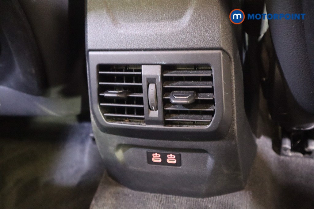 BMW 2 Series Sport Manual Petrol Saloon - Stock Number (1571266) - 28th supplementary image