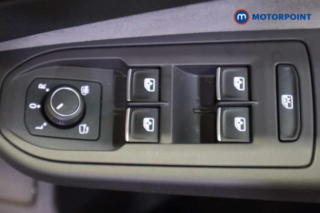 Volkswagen Golf R Automatic Petrol Hatchback - Stock Number (1571621) - 16th supplementary image
