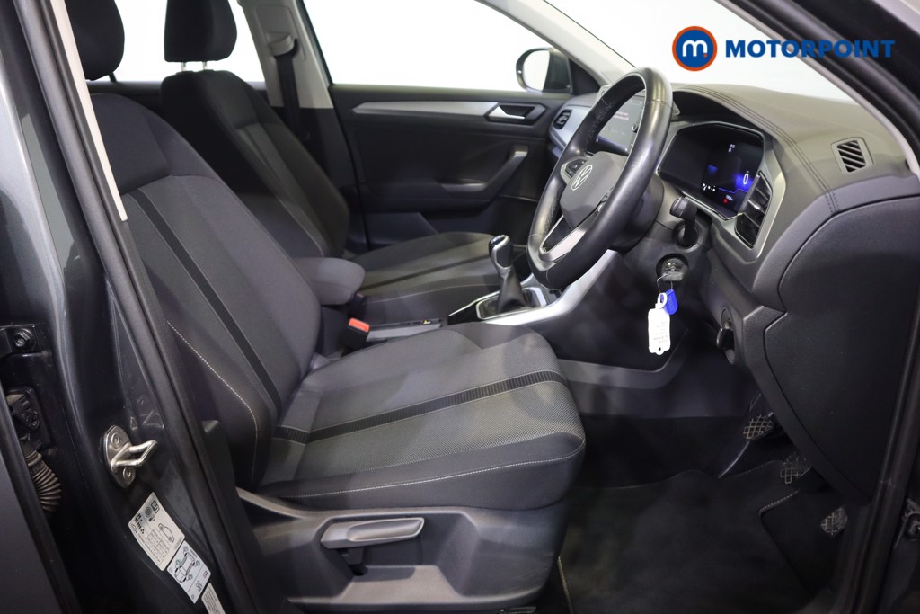 Volkswagen T-Roc Life Manual Petrol SUV - Stock Number (1572378) - 6th supplementary image
