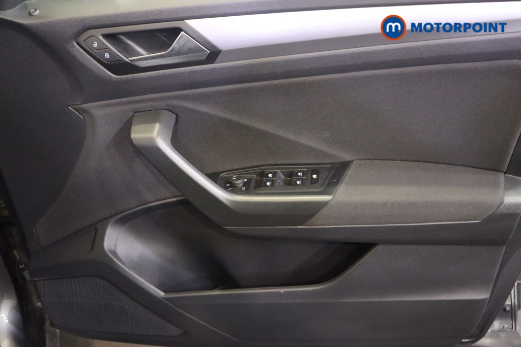 Volkswagen T-Roc Life Manual Petrol SUV - Stock Number (1572378) - 13th supplementary image