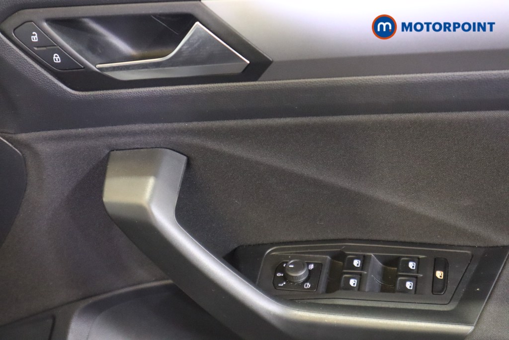 Volkswagen T-Roc Life Manual Petrol SUV - Stock Number (1572378) - 14th supplementary image