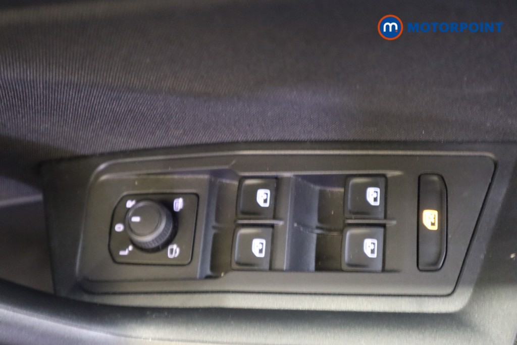 Volkswagen T-Roc Life Manual Petrol SUV - Stock Number (1572378) - 15th supplementary image